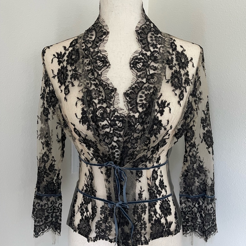 Elegant Black Lace Women's Intimate Top